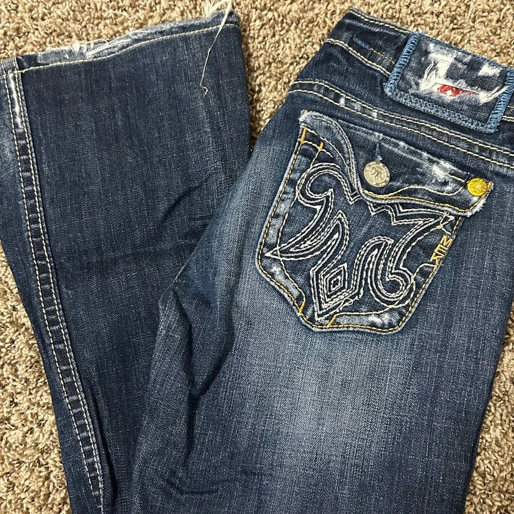 MEK Jeans - Picture 2 of 3